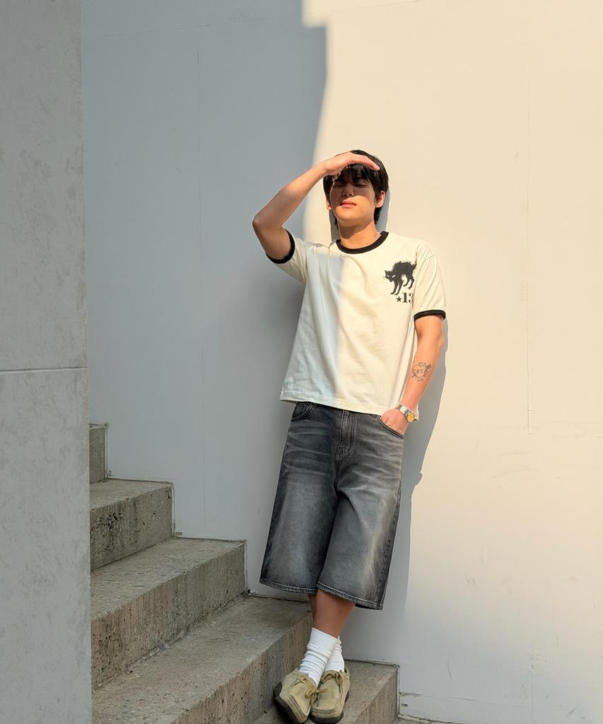 AMOU 13 Cat Half T-Shirts Ivory
