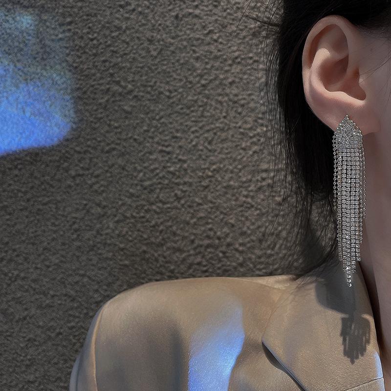 European and American exaggerated atmosphere flash diamond fringed earrings light luxury long earrings dress earrings women
