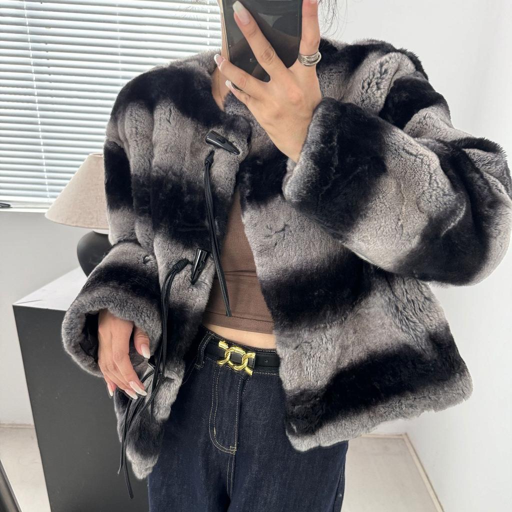 Ny ekte pelskåpe, imitasjon chinchilla helskinn, importert helskinn, rexkaninpels kort kåpe, blomstrete pels