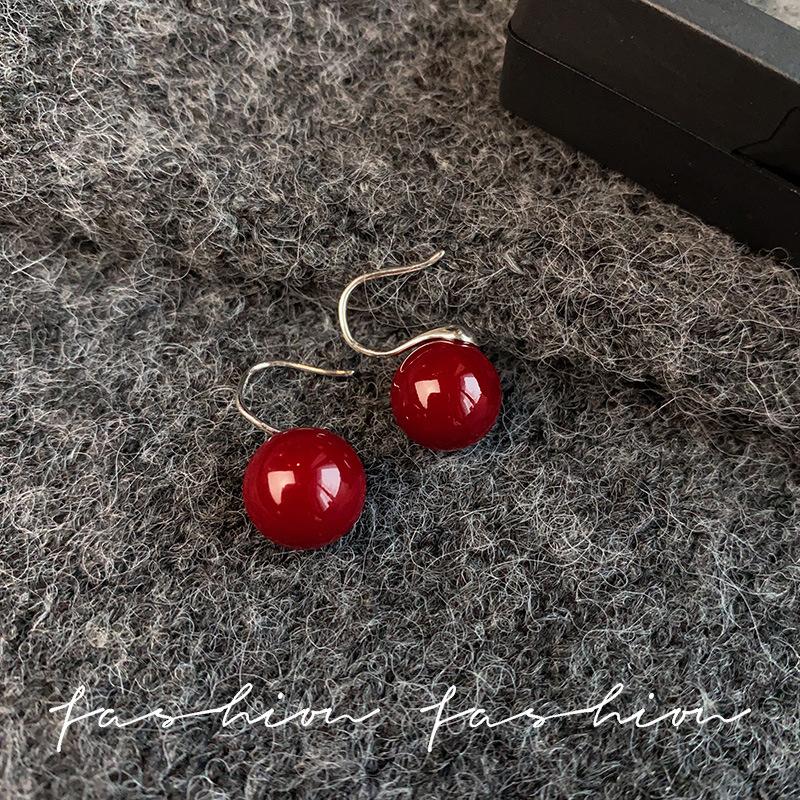 burgundy steamed bread glass pearl stud earrings women's retro Hong Kong style temperament advanced sense earrings ear holes Tremella jewelry