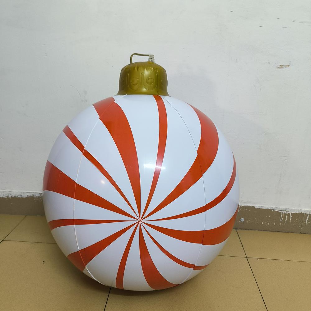 Weihnachten aufblasbarer Ball Lutscher-Design 23 Zoll Outdoor Weihnachten Riesen Garten Dekoration aufblasbare rote grüne Bälle Kinderspielzeug 2025