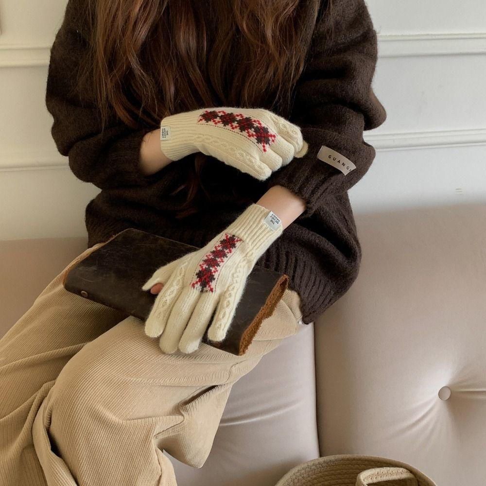 Fair Island Style Winter Knitted Gloves Soft Twists Pattern Gloves Outdoor