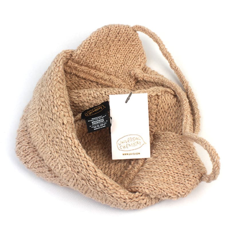 Universeller chemischer Strick-Beanie mit Ohrenklappen, beige