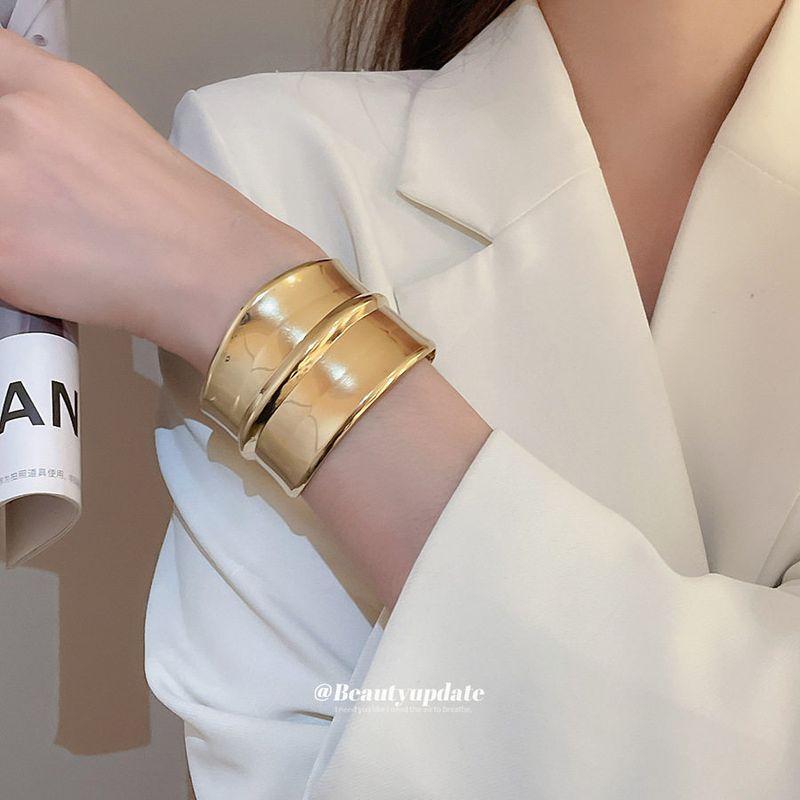 European and American Metallic Irregular Wave Texture Open Bracelet, Fashionable and Versatile Bracelet, Niche Design Jewelry for Women