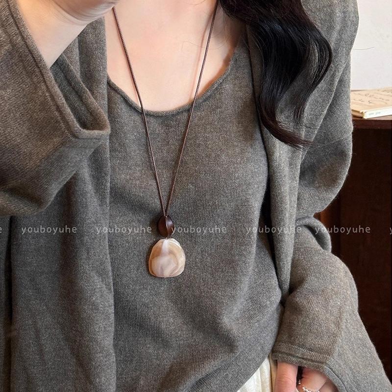 New Chinese Retro Popular Ethnic Style Necklace Women's Versatile Niche Long Sweater Chain High-end Simple Accessories