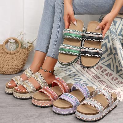 Pantoufles pour femmes 2025 Nouveaux plats Chaussures à plateforme Femmes Plage Décontracté Sandales plates Bohème Fait main Espadrilles Pantoufles Diapositives Femmes