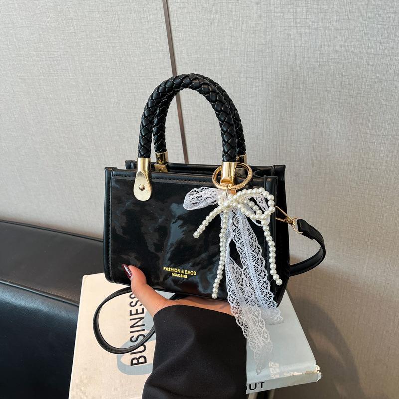 

Popular small bag women s summer versatile new fashion messenger bag portable small square bag чёрный