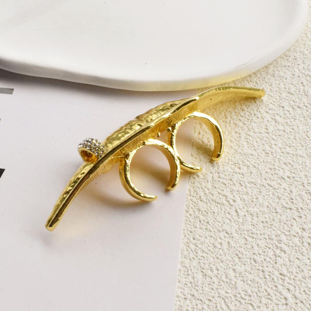 Exaggerated Metal Golden Plated Lips Shaped Adjustable Ring For Women Fashion Jewelry Accessories