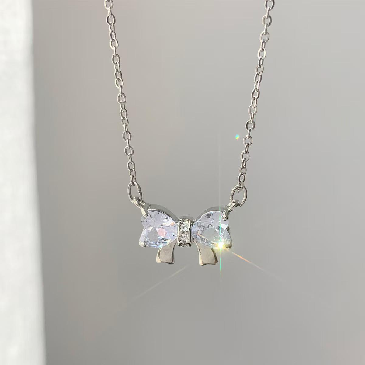 Heart-Shaped Moon Necklace: Cute Best Friend Pendant for Couple s Gift