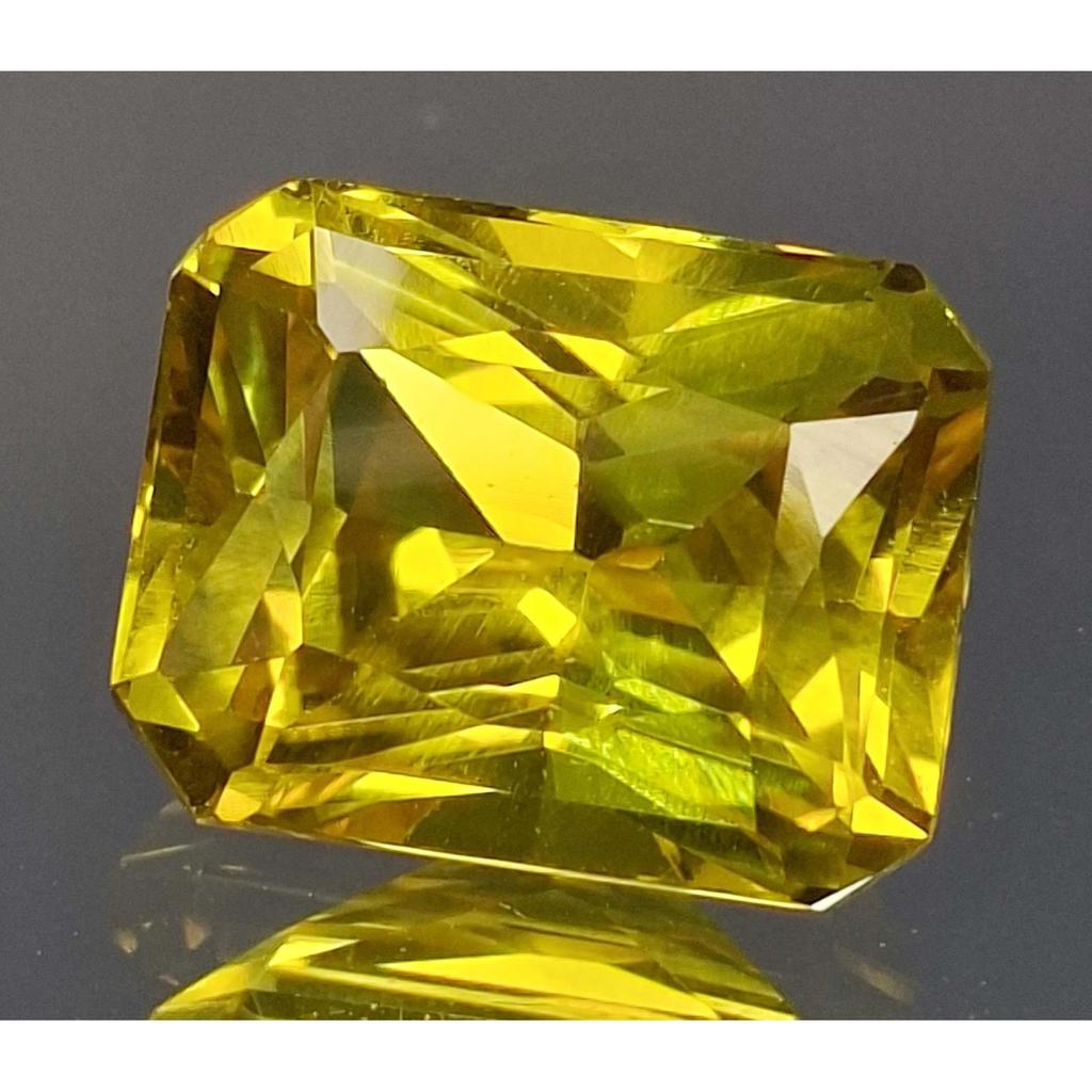 Natural Yellow Sapphire Emerald Cut 14-16 Ct VVS Certified Loose Gemstone