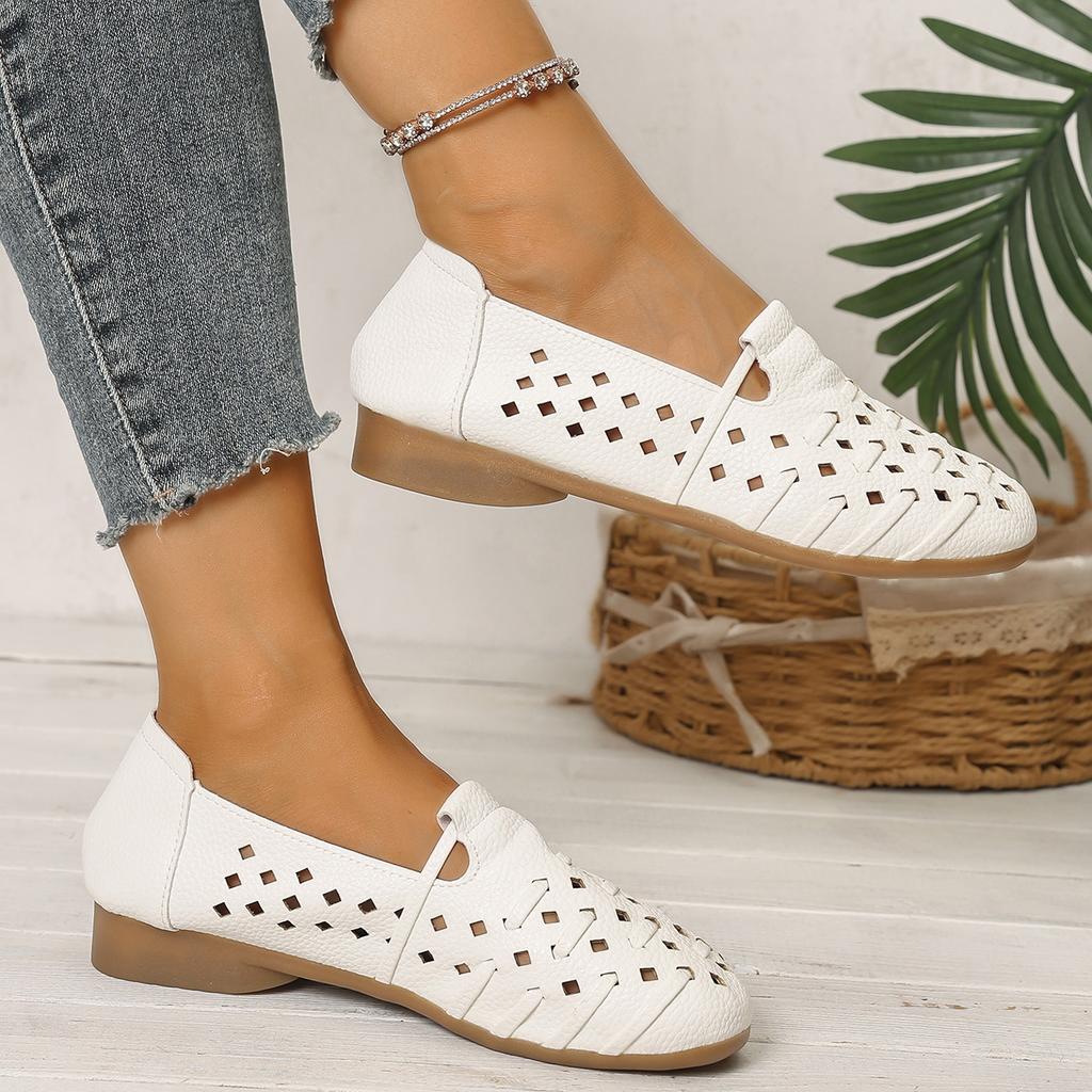Summer Women Flat Sandals Outdoor Soft Bottom Flat Comfortable Sneakers Women Shallow Fashion Hollow Out Casual Shoes Ladies