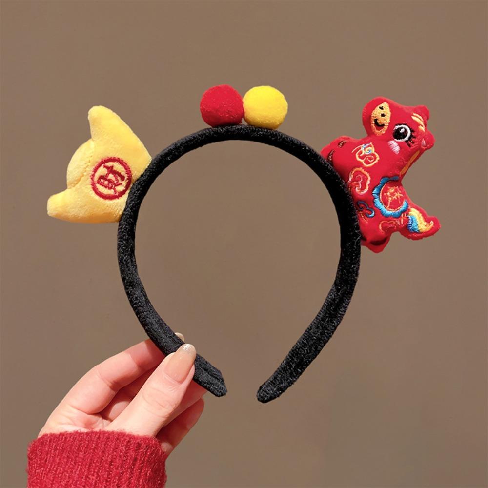 Cartoon Horse Hairband Lucky Cat Plush Horse Headband Exquisite New Year Headband  Women