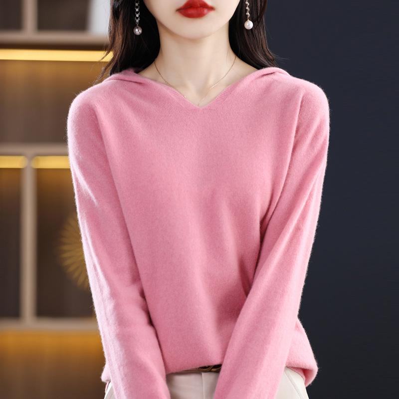 2023 Fashionable Hooded All-Wool Knit Sweater for Young Women
