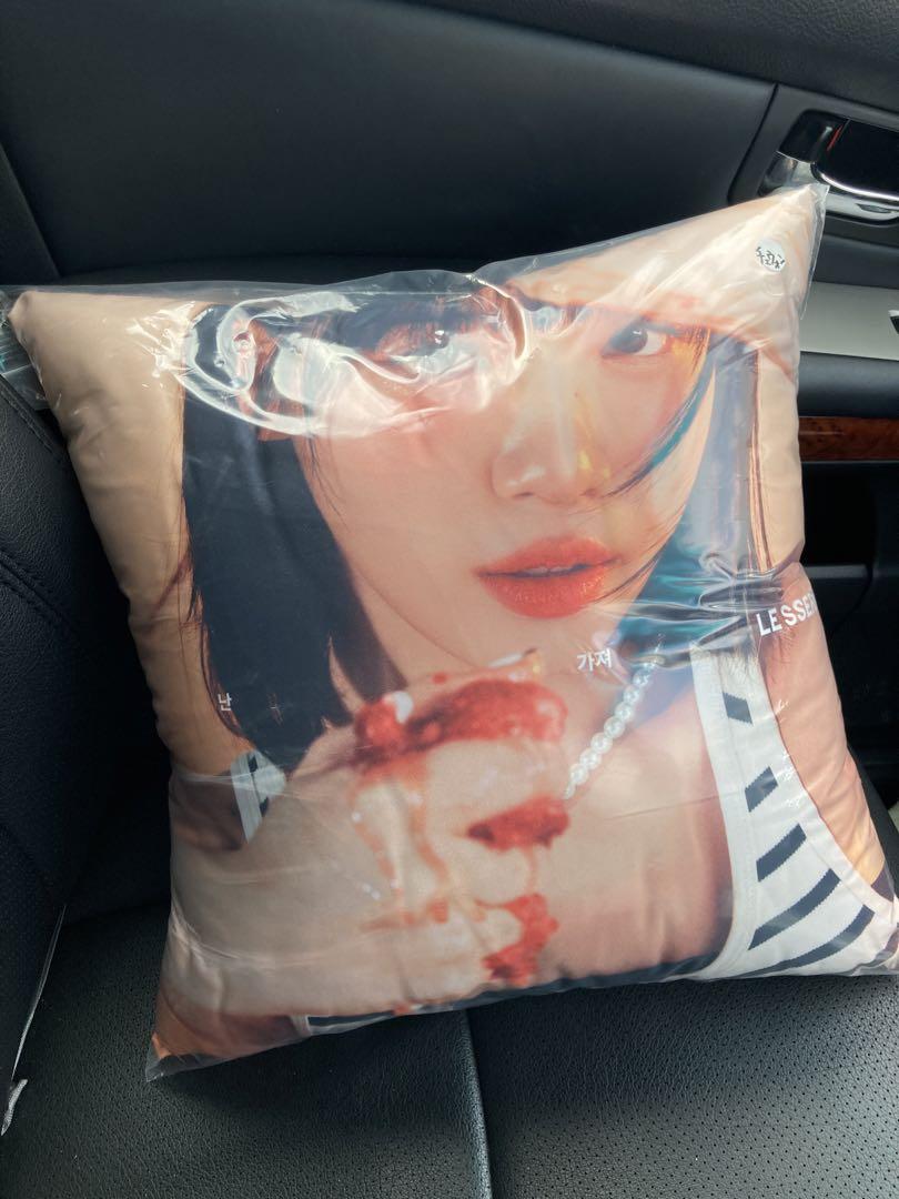 

[USED] LESSERAFIM Cushion Chaewon LESSERAFIM