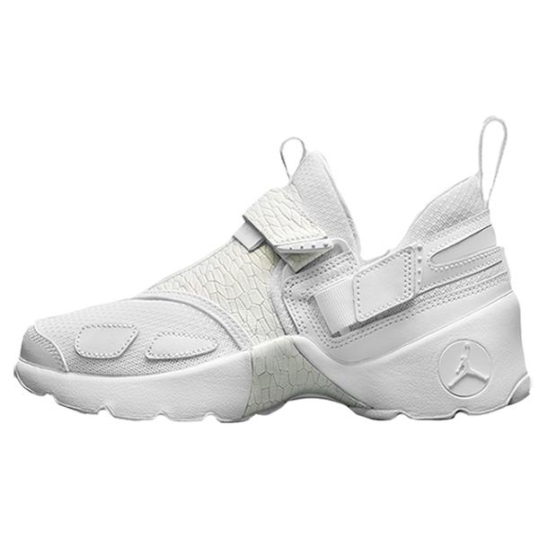 Jordan Trunner Low top Basketbola apavi