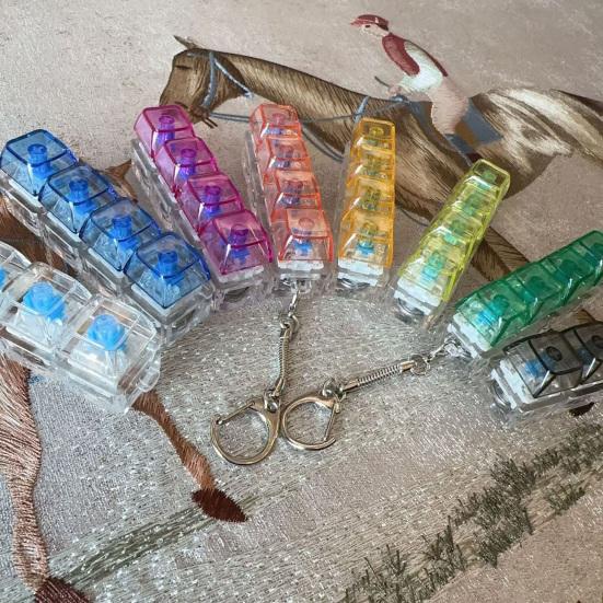 Yousheng Jucărie Fidget Tastatură cu 4 Taste cu Lumină Eliberare Stres Capac Transparent Tastatură Clicker deget Breloc Buton Decompresie Jucărie Senzorială