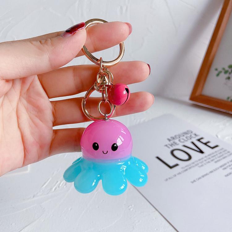 

Трендовый брелок-осьминог с металлическим кулоном, доступный в нескольких ярких цветах StyleF