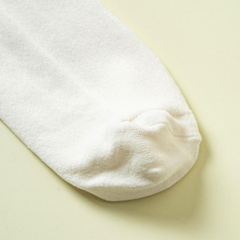Daiso Ggrn Womens Soft Stocking Socks White
