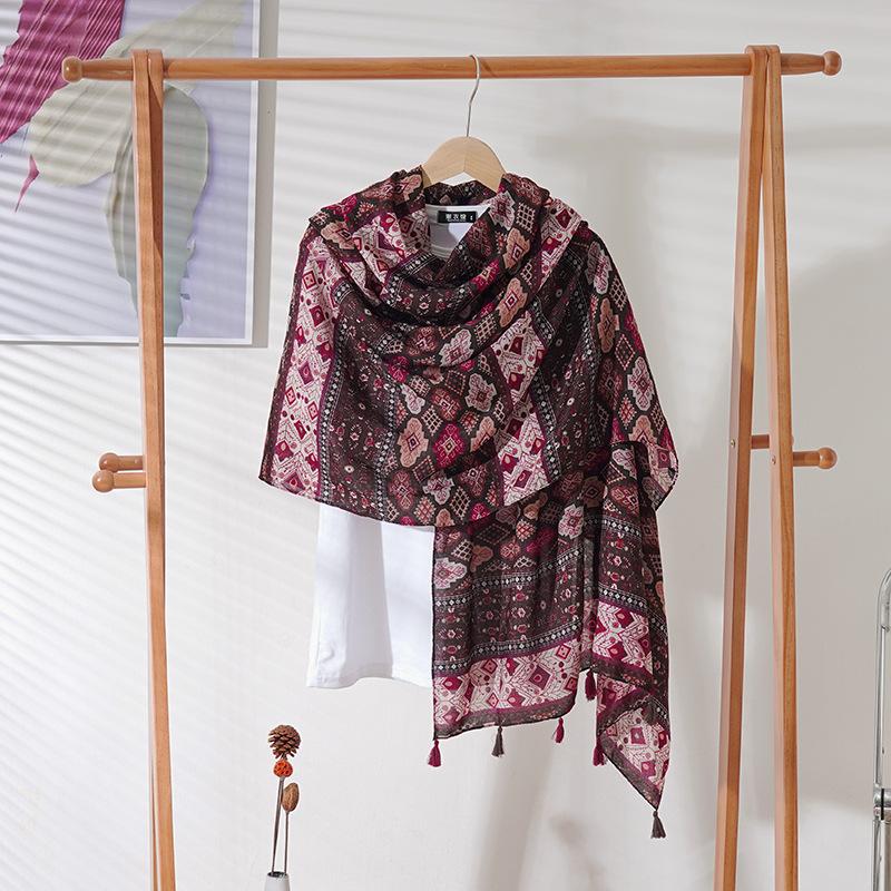 Designer Women Scarf Classical Print Lady Shawls Cotton Feeling Soft Oversize Hijabs Neck Headband Tassel Foulard