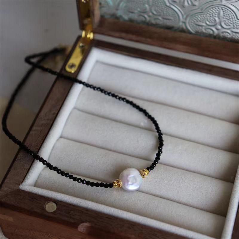 Damen High-End Schwarzkristall & Silberperlen-Halskette: Elegant, Vielseitig und Exquisites Fashion-Statement.