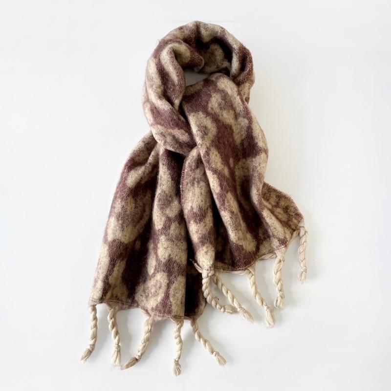 Fashion wear leopard print scarf mohair scarf autumn and winter warm soft waxy twist fringed large shawl