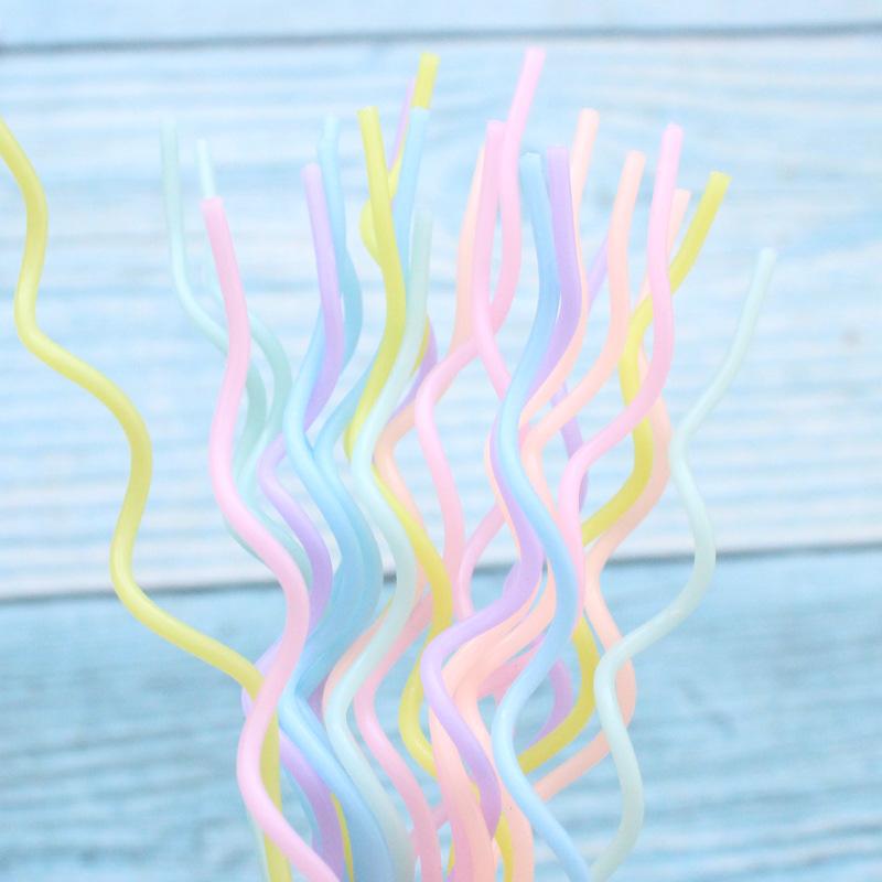 24 Curved Macaron Candles for Birthday, Creative Romantic Party Colored Spiral Candles Without Support