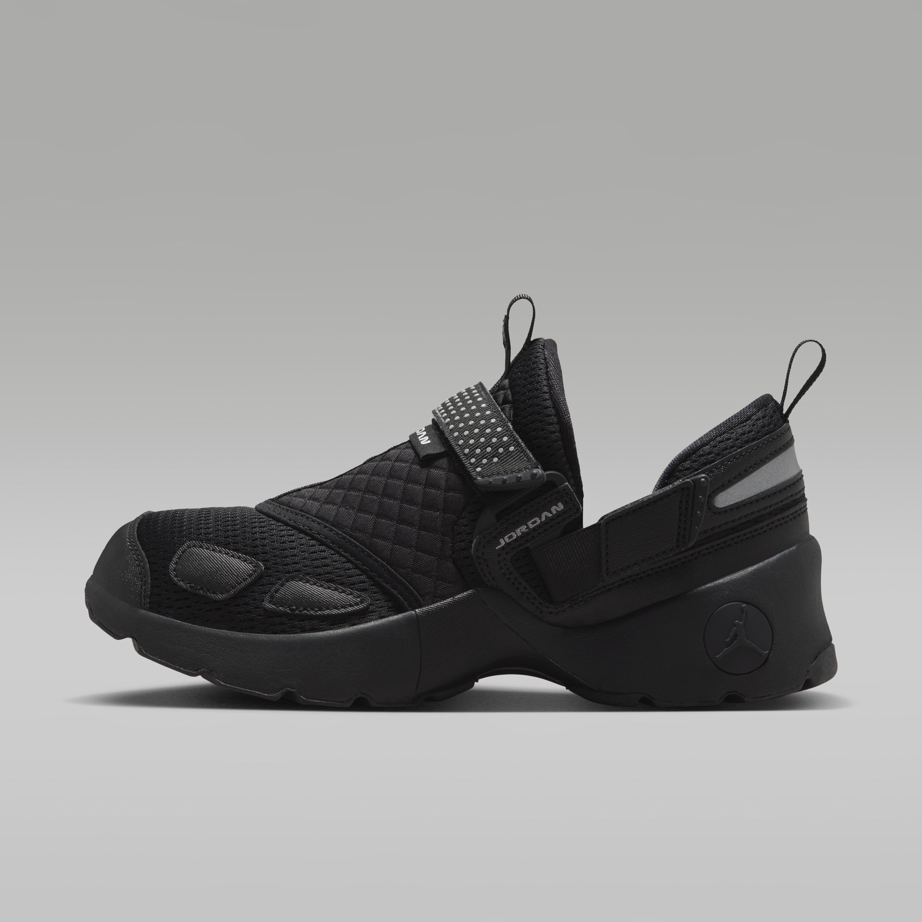 Jordan Trunner LX Triple Black (Women s) 35.5