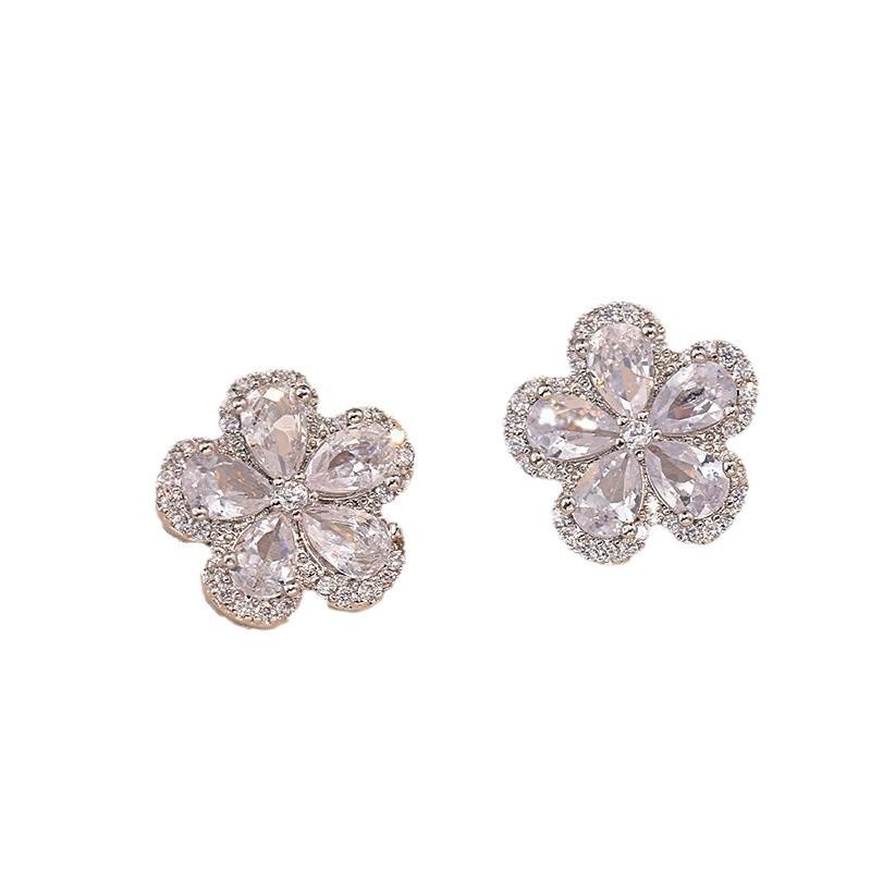 Zircon Flower Stud Earrings: Chic, Cold Style for Daily Commute