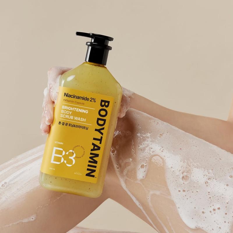 Beyond Bodytamin Niacinamid 2% Vita Kapsle Rozjasňující tělový peelingový mycí gel 500 ml