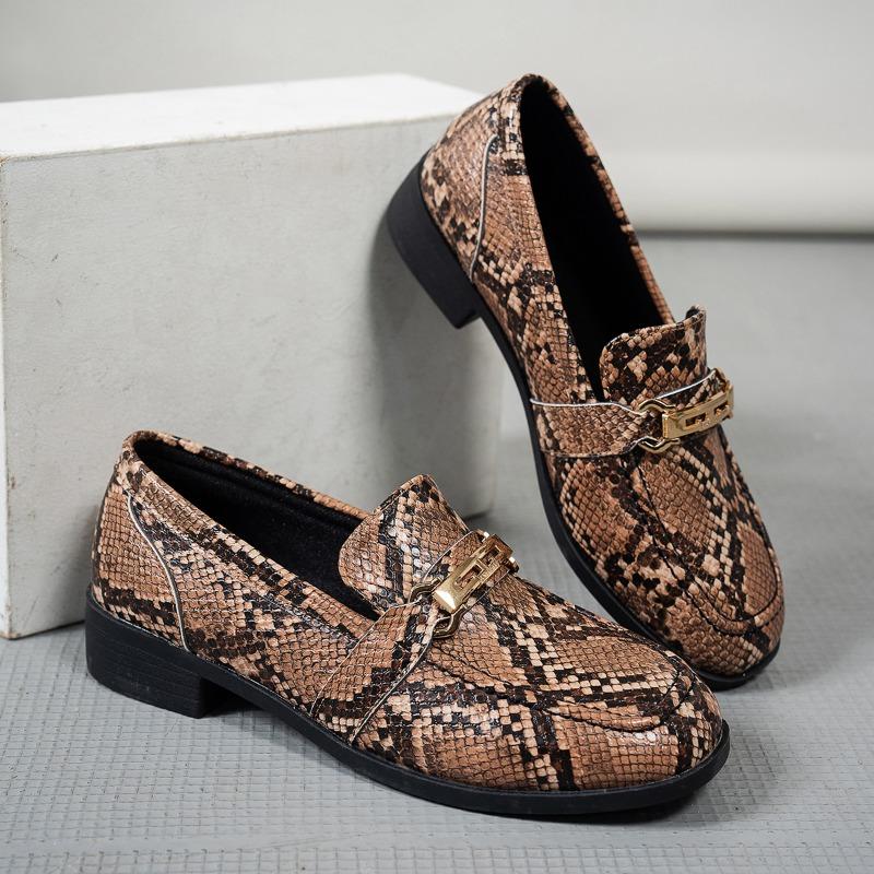 Móda 2025 Jaro Nové Dámské mokasíny s leopardím potiskem Módní perlová dekorace Silný podpatek Dámské boty PU kůže Velká velikost Kancelářské boty