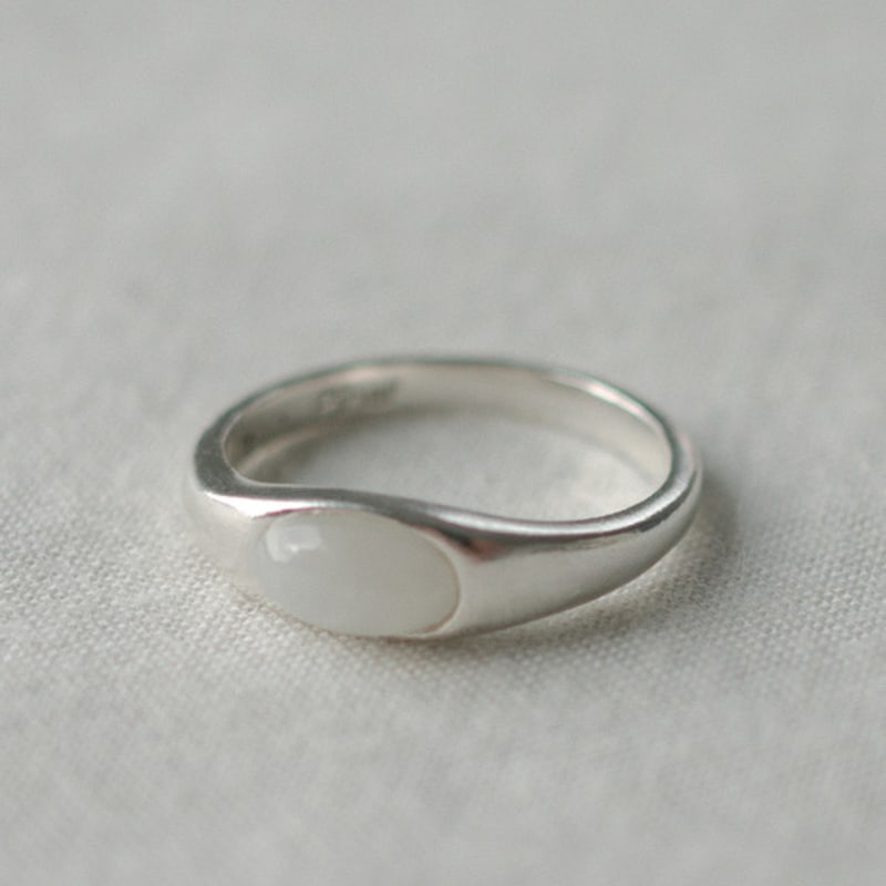 Pinaf Uovo ring _ white