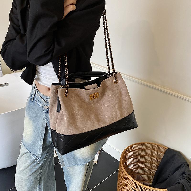 Vintage Tote Bag Commuter Premium Sense Lock Large Capacity Shoulder Bag Contrasting Color Splicing Chain Women's Bag