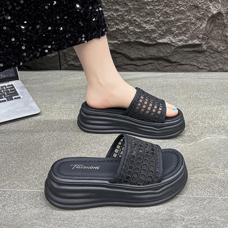 Baotou half slippers women's summer wear 2025 new fishing net surface thick bottom muffin height increase with skirt super fire cool slippers