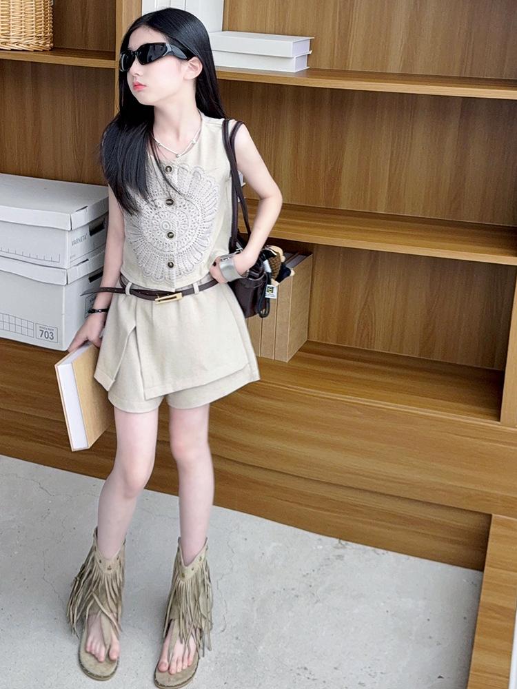 2026 Summer Korean Embroidered Girls' Sleeveless Two-Piece Set: Vest, Shorts, Skirt