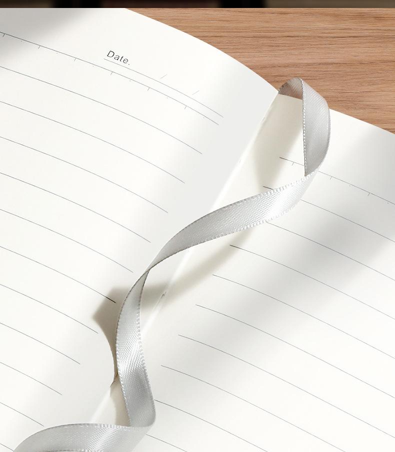 Quaderno Semplice per il Business 2025: Agenda Ufficio e Riunioni con Logo Personalizzato
