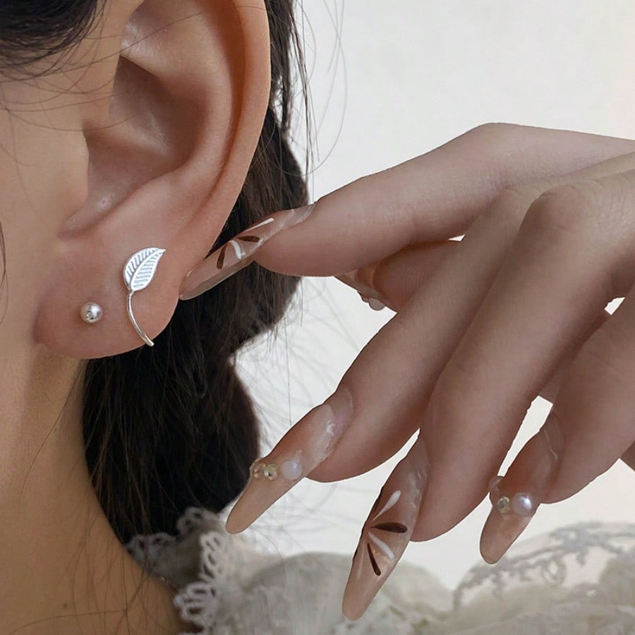 Ginkgo Stud Earrings Women's Simple Fashion Earbone Stud Earrings Screw Earrings