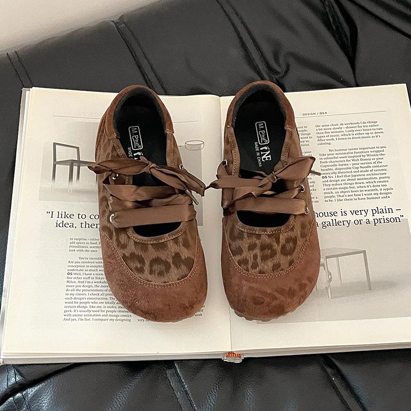 

Ретро универсальные балетки на плоской подошве, повседневные одинарные туфли для женщин, лето 2025, новая корейская мода, французские легкие универсальные одинарные туфли 35 цветной печати леопарда