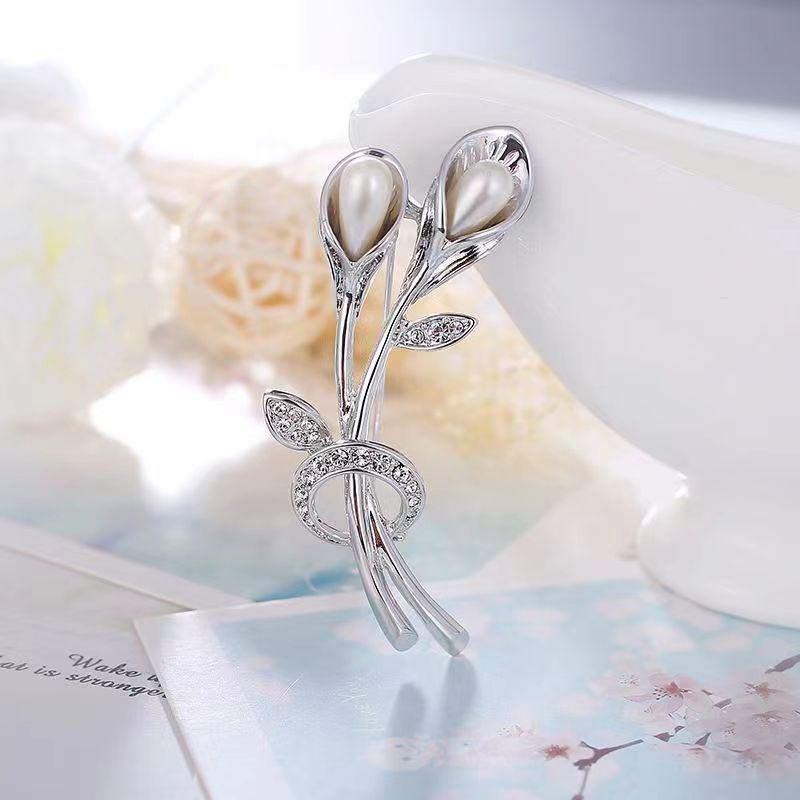 Elegant Luxury Brooch: Versatile and Exquisite Pin for Suit Jackets - Japanese and Korean Inspired Design