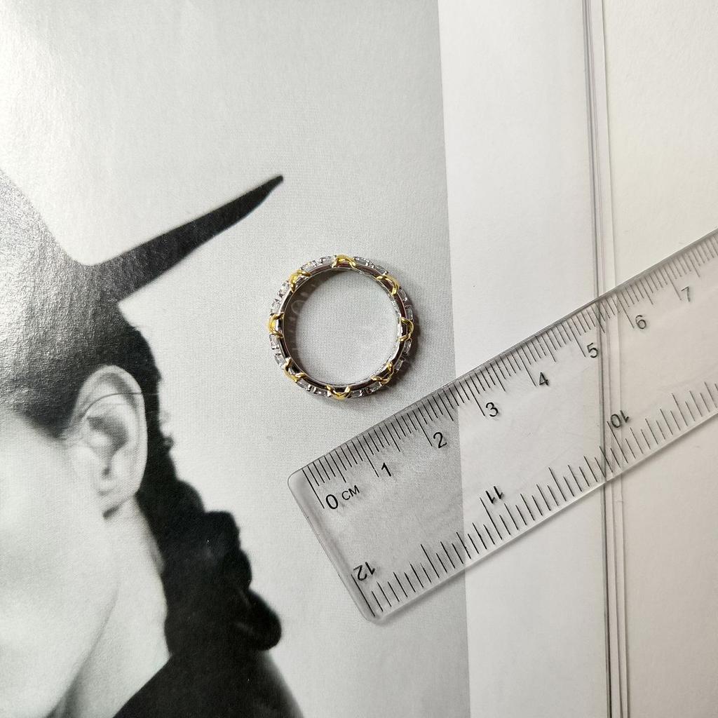 Srebrny pierścionek z cyrkoniami, waga produktu 3,73 g (2176336)