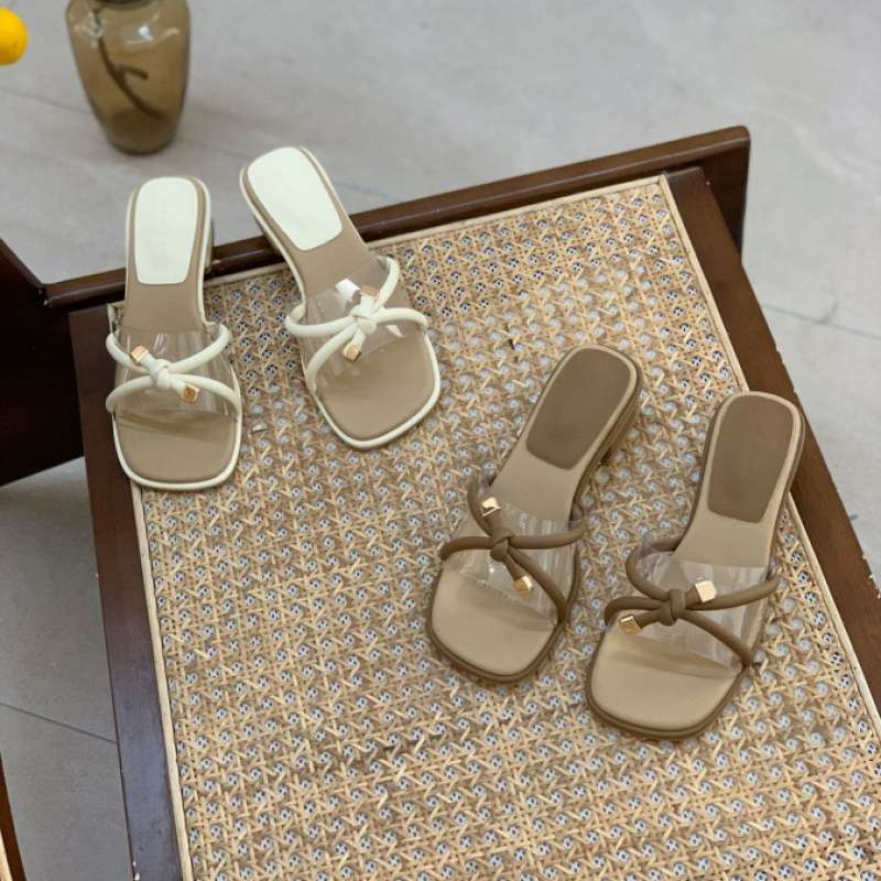 French Thick Heel One-word Female Summer Wear 2025 New Versatile Fairy Style Square Head with Skirt Medium Heel Cool Slippers