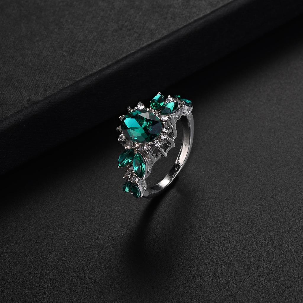 European American Fashion Green Flower Crystal Gemstone Ring