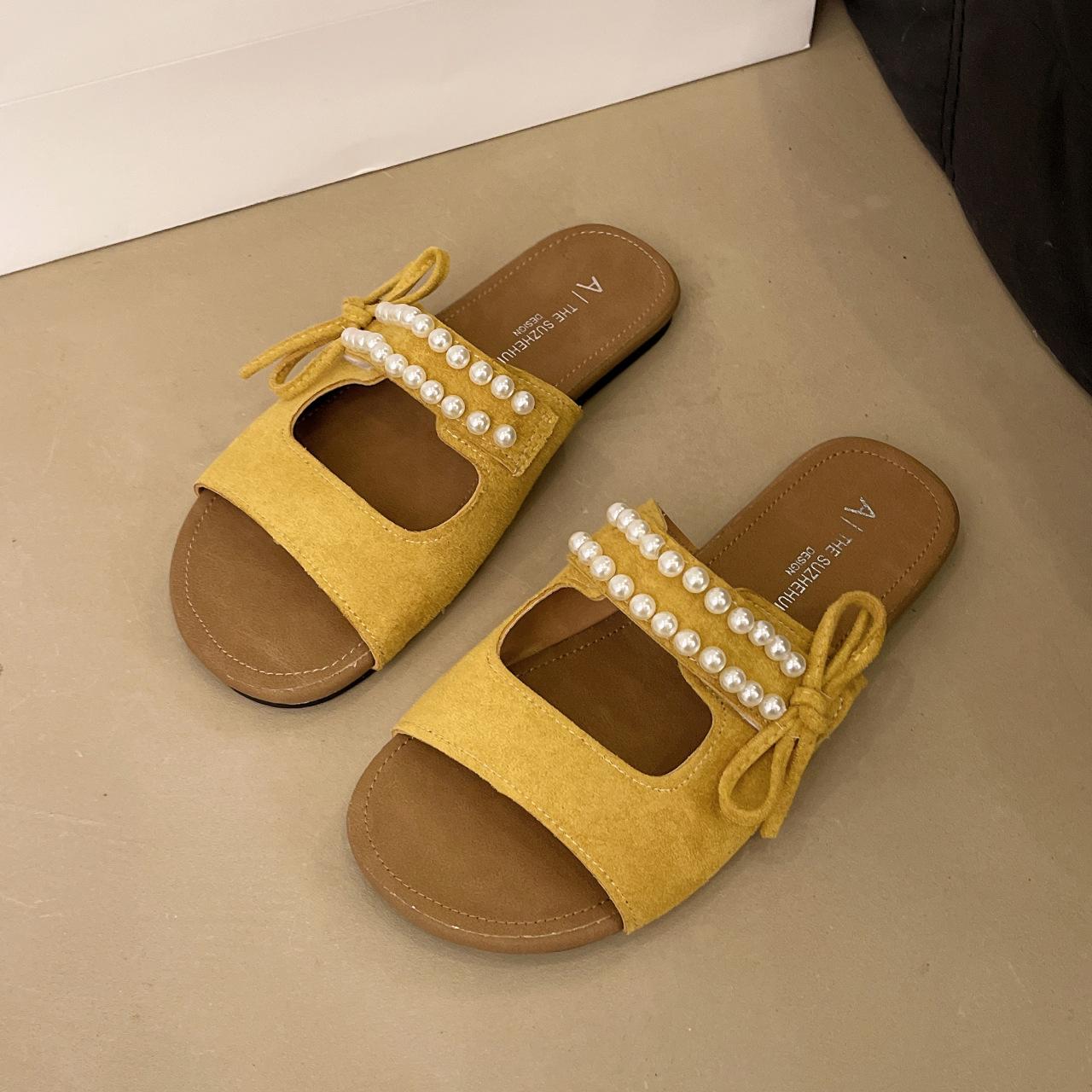 

Fashion 2025 Summer New Trendy Bow adorned One Strap Flat Sandals for Women Retro inspired with Pearl Accessories Outdoor Beach Wear 35