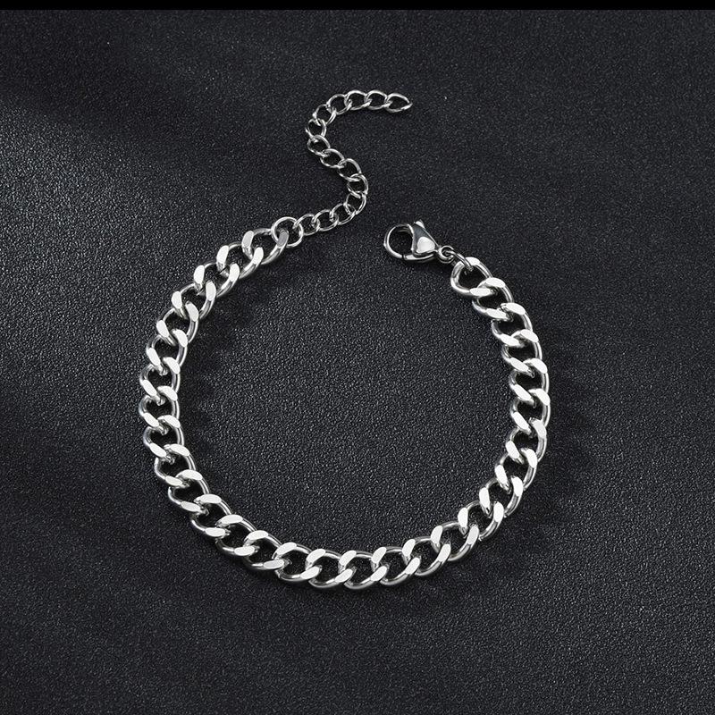 Trendiges 18 Karat Gold Cuban Link Armband: Mattierter Titanstahl, Drei Farben, Vielseitiger Hip-Hop-Stil für Männer