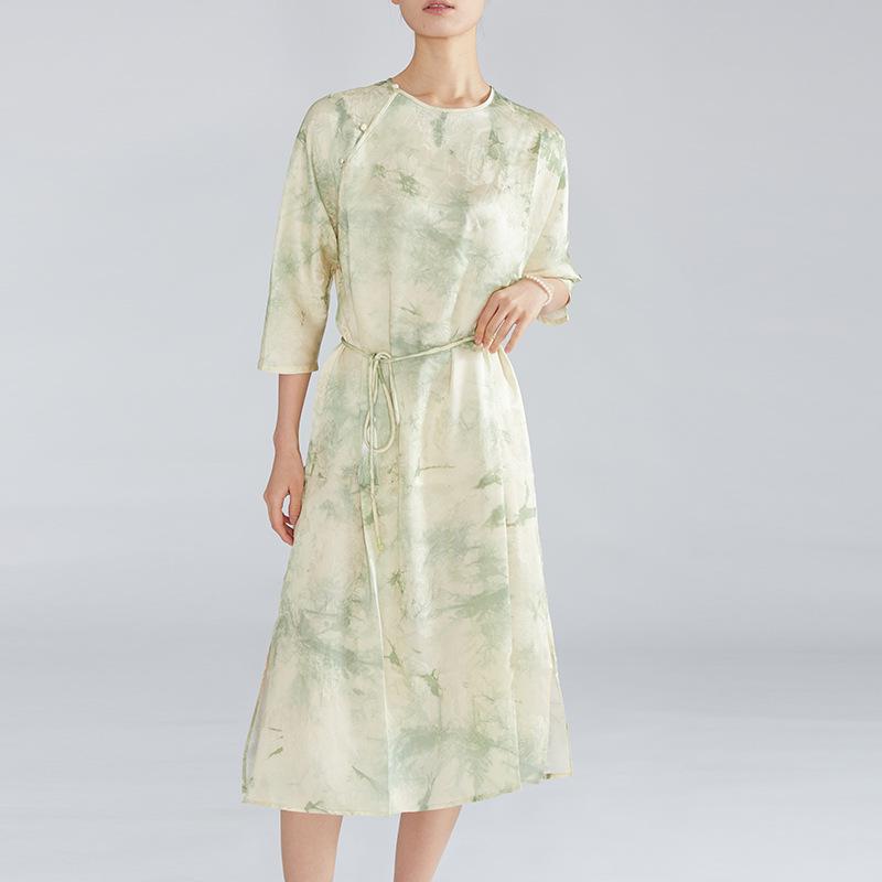 

Платье миди ручной работы из жаккарда тутового шелка с принтом тай-дай - в китайском стиле, с круглым вырезом, скошенной планкой, рукавом семь восьмых XL