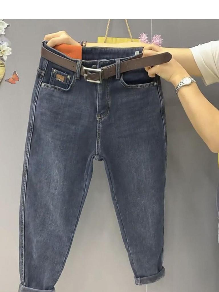 Plus Size Fleece-Lined High-Waisted Cropped Jeans for Women