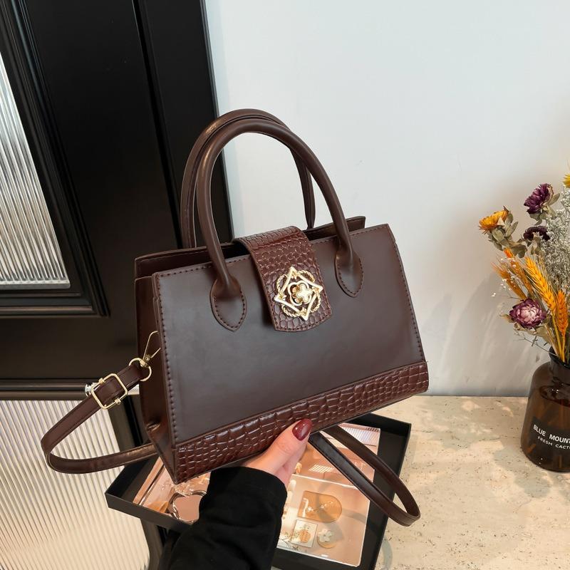 Crocodile Pattern Lock Buckle Small Square Shoulder Crossbody Handbag For Daily Commute