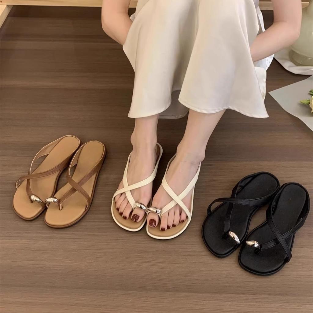Set of Toe Slippers for Women To Wear Summer New French Fairy Style Sandals with Skirts for Vacation Beach Flat Bottom Beautiful Sandals