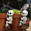 2 pieces of Halloween skeleton garden decorations - resin statues hanging on branches, white wall hangings suitable for porches