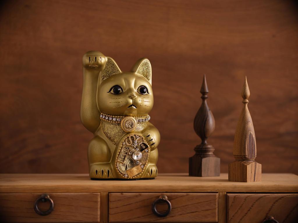 Lucky Cat Millionaire Cat (M-SIZE Gold) Right Paw Raised / Ceramic _ Lucky Cat Maneki-neko Auspicious Feng Shui Ornament (ml_M Gold)
