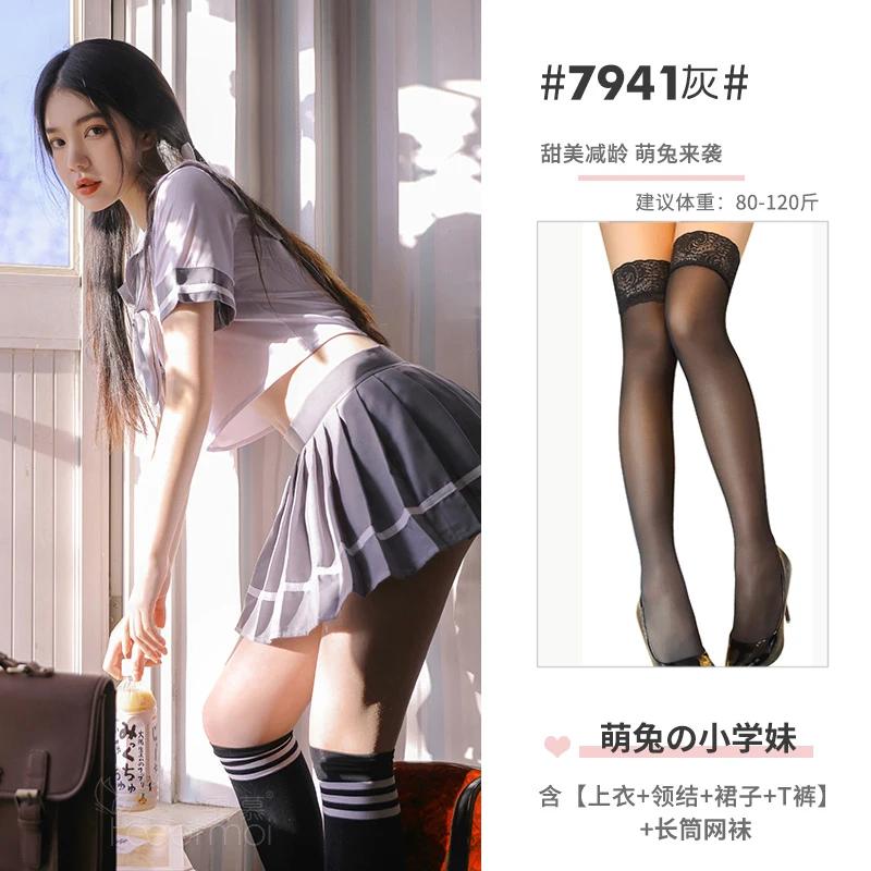 Атасы сыйлықпен көршісіне қонаққа келіп, оны сиқыған. Порно көру. Людмиламен порно онлайн